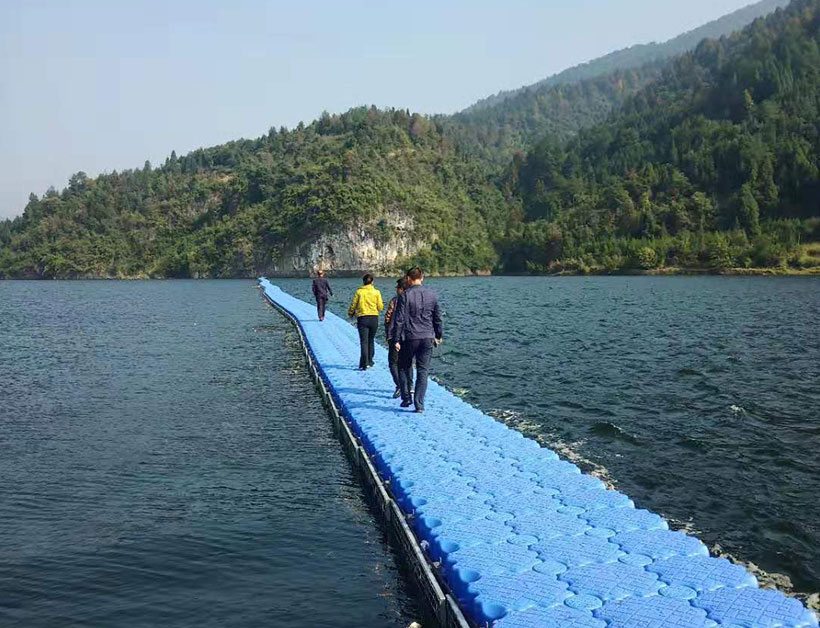 湖南保靖縣水上浮橋